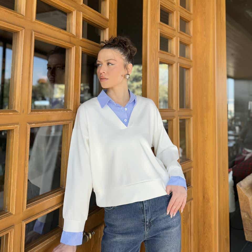 Pull Blanc à Col V & Col Rayé Intégré